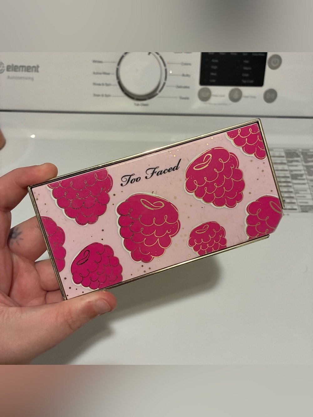 Too Faced RAZZLE DAZZLE BERRY EYE SHADOW PALETTE